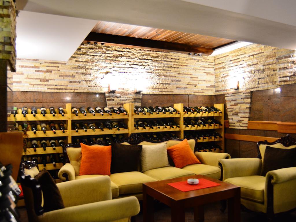 Nov Hotel Тирана Екстериор снимка