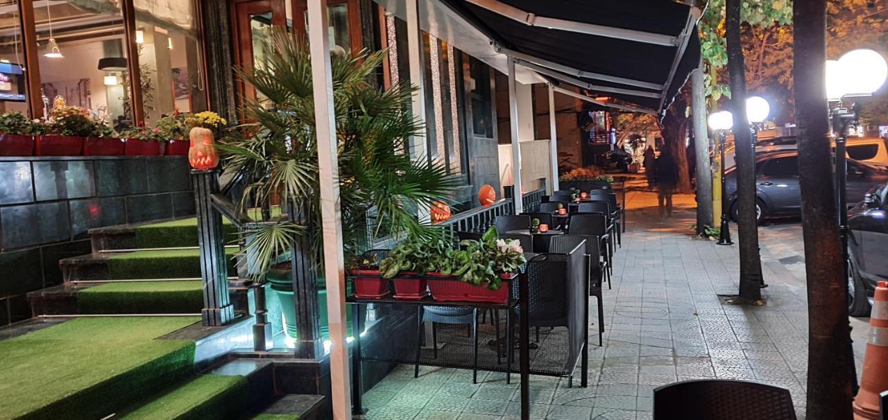 Nov Hotel Тирана Екстериор снимка