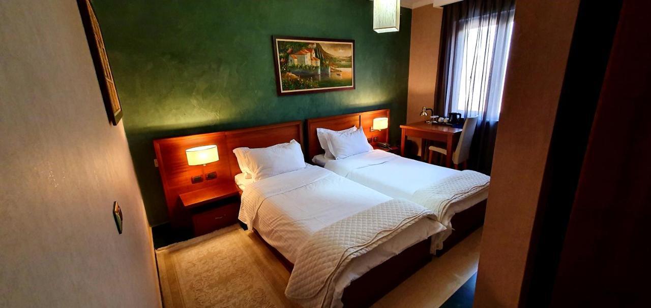 Nov Hotel Тирана Екстериор снимка