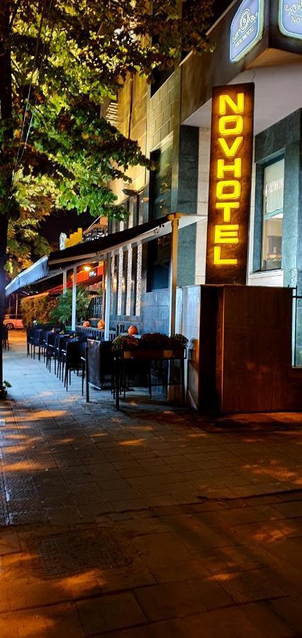 Nov Hotel Тирана Екстериор снимка