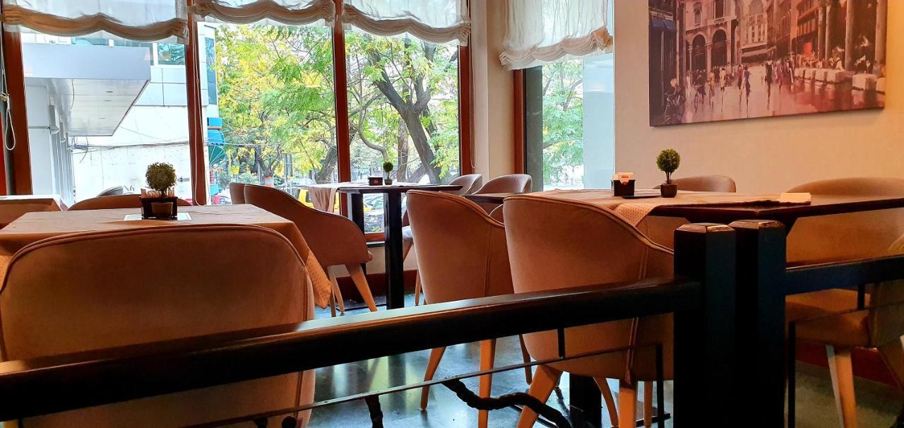 Nov Hotel Тирана Екстериор снимка