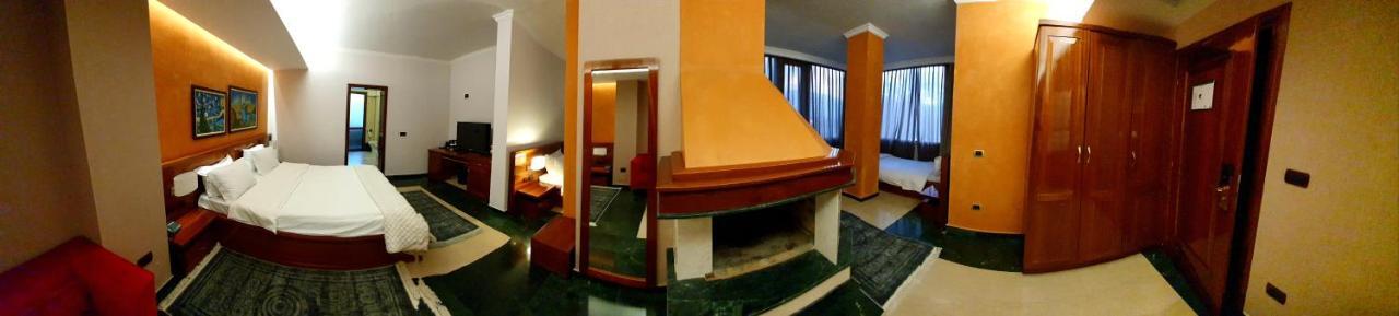 Nov Hotel Тирана Екстериор снимка