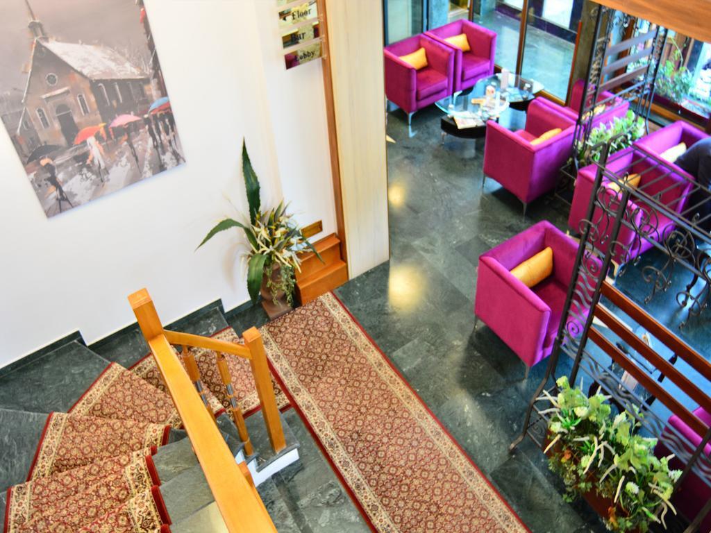 Nov Hotel Тирана Екстериор снимка